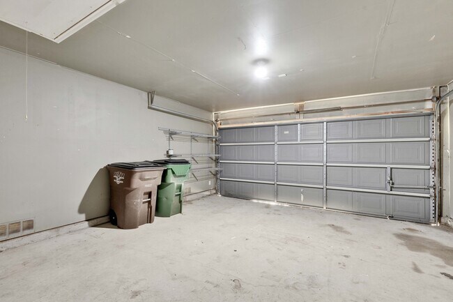 Building Photo - 1404 Baffin Cove