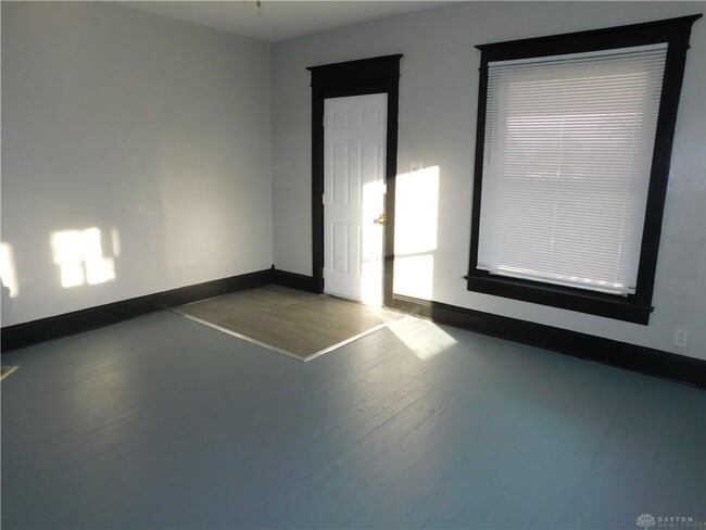 Building Photo - 611 W Columbia St