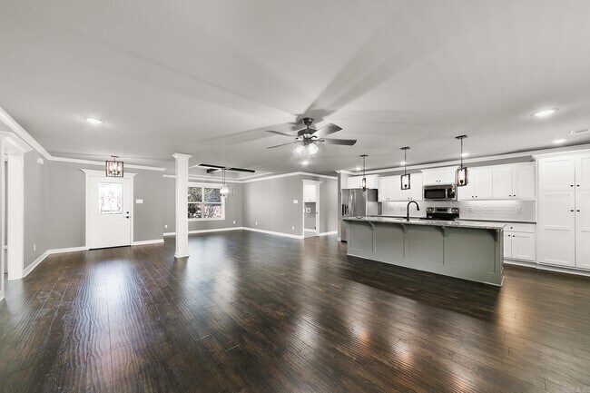Building Photo - 15 Cimarron Cir