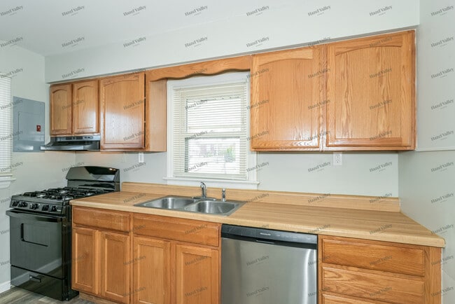 Building Photo - 1220 St Bernadette Ln