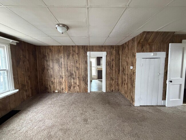 Building Photo - 405 New St