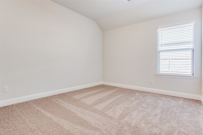 Building Photo - 3501 Montadale Ave