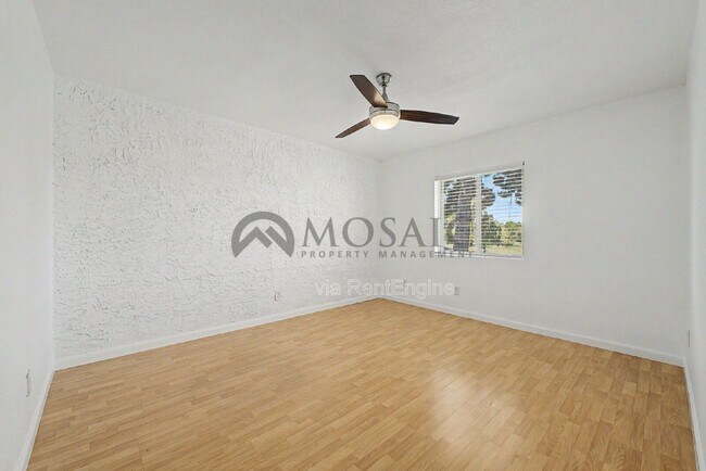 Building Photo - 4444 E Paradise Vlg Pkwy S