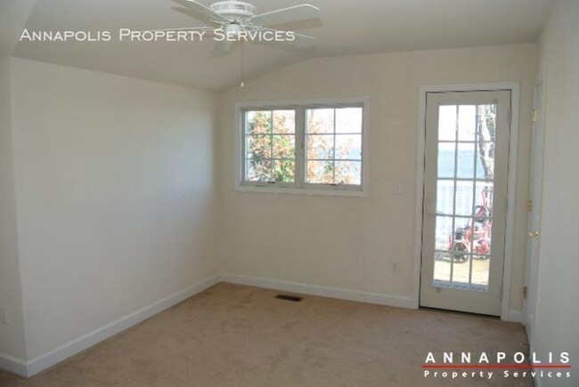 Building Photo - 7025 bay front drive
