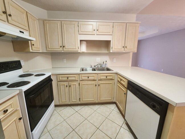 Building Photo - 6523 Fairfax Way