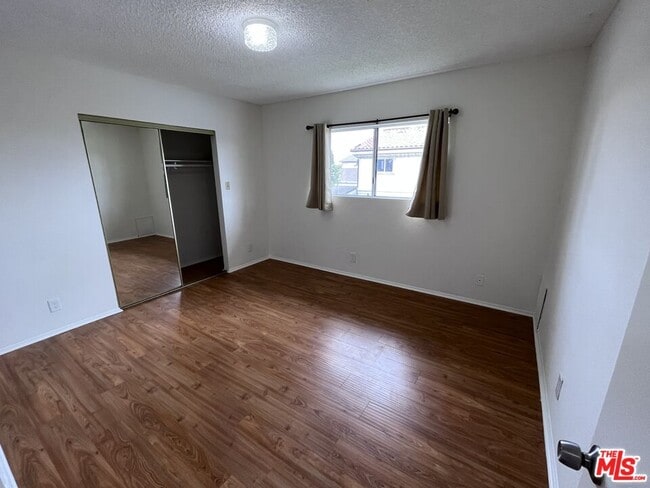 Building Photo - 4547 166th St