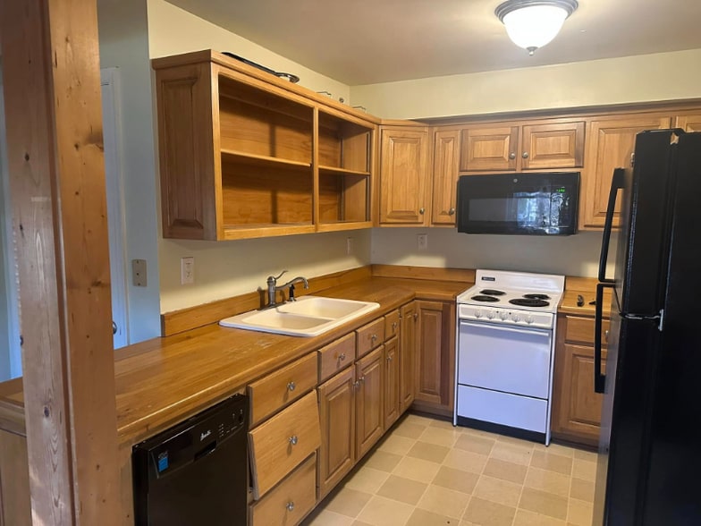 Building Photo - 0000 Avenues