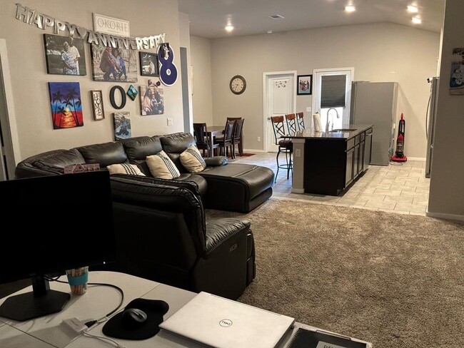 Building Photo - 1303 Terra Cotta St