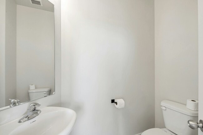 Building Photo - 2050 N 3830 W