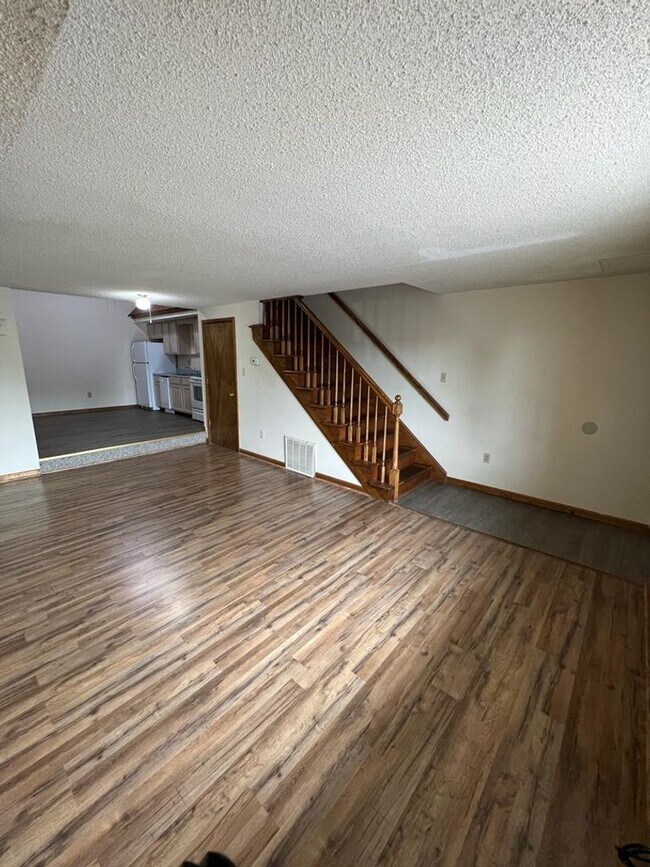 Building Photo - 2-Story, One Bedroom Loft Townhome AVAILABLE JUNE 2026 - Wernersville, PA