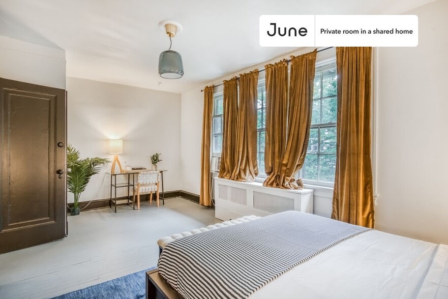 Primary Photo - Room in Shared 5 bed/1 bath home