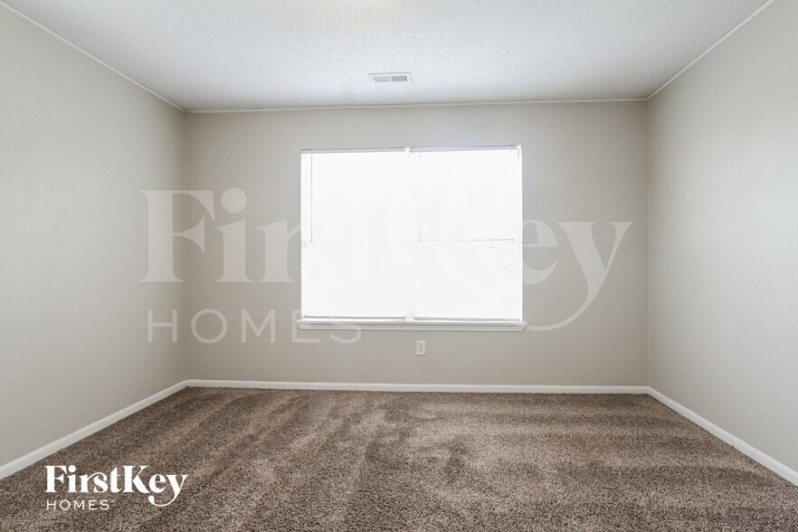 Building Photo - 6479 Hazelhatch Dr