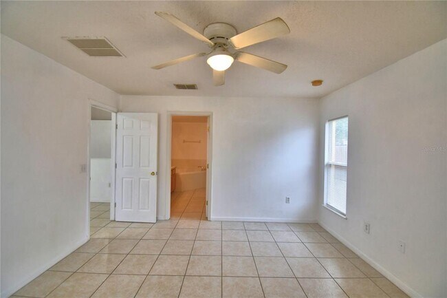 Building Photo - 662 Basingstoke Ct