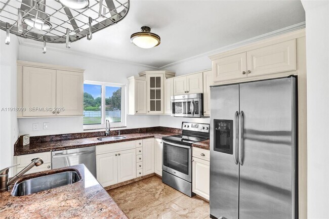 Building Photo - 5801 SW 20th St