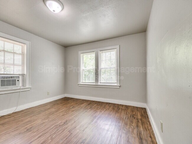 Building Photo - 1524 SW Binkley St