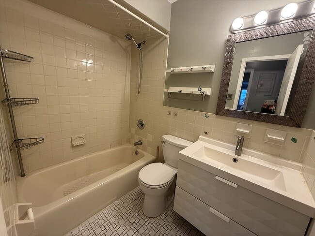 Building Photo - 1310 84th St