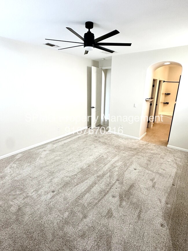 Building Photo - 1528 Morning Glory Ln