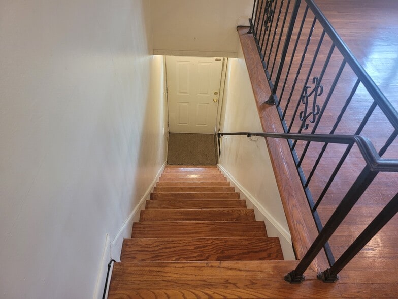 Building Photo - 118 East 24th St Apartments