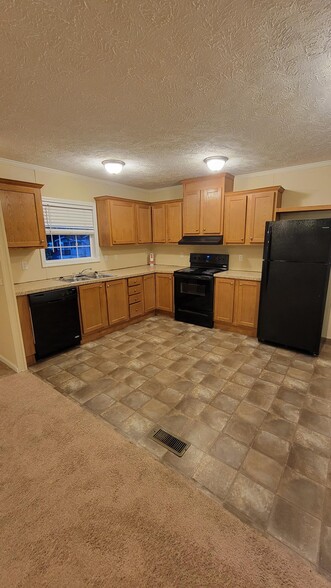 Building Photo - 84 W Sourwood Dr