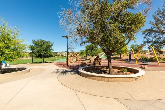 Building Photo - Gorgeous one story 4 bedroom 2 Bathroom Ho...