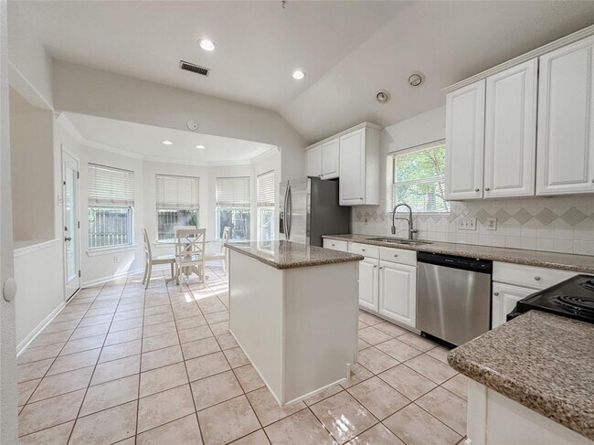 Building Photo - 311 N Rush Haven Cir