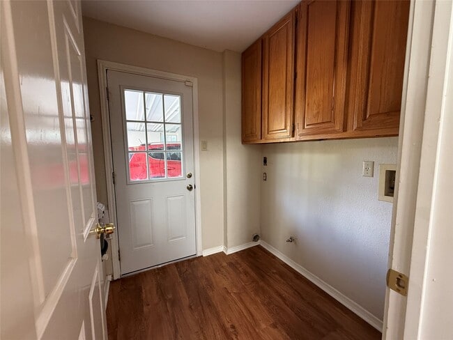 Building Photo - 2131 Greencove Ln