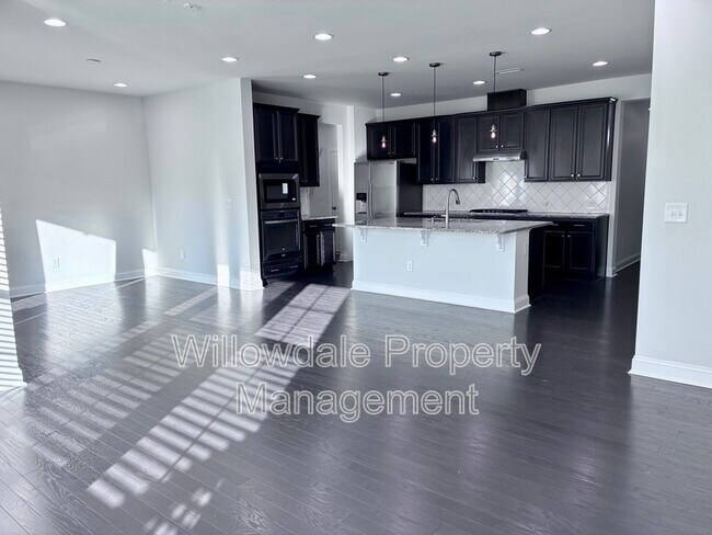 Building Photo - 1056 Midvale Ave