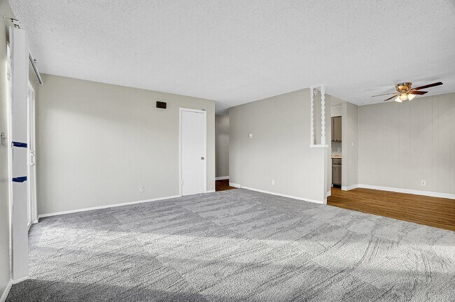 Building Photo - $1,395.00 - $500 OFF First Month's Rent - ...