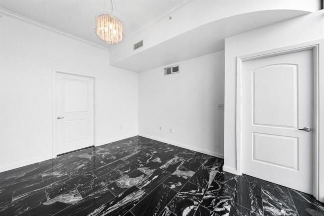 Building Photo - 5925 Almeda Rd