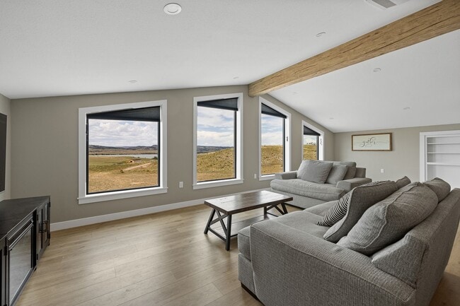 Building Photo - 4 BED | 2 BATH | BARNDOMINIUM | HOT SPRINGS | FURNISHED