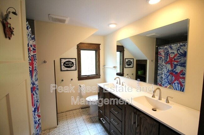 Building Photo - 8111 Bailey Dr SE