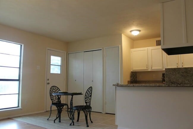 Building Photo - 5445 Gates Dr