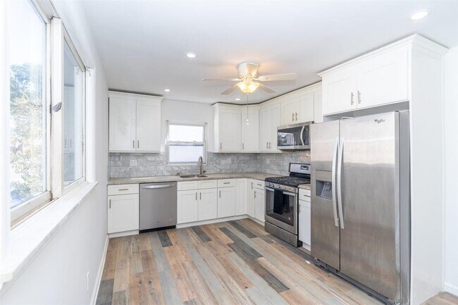 Building Photo - 7 Burdette Pl