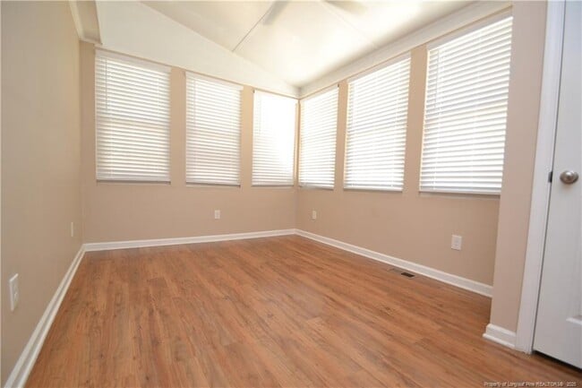 Building Photo - 5909 Royal Coach Ct