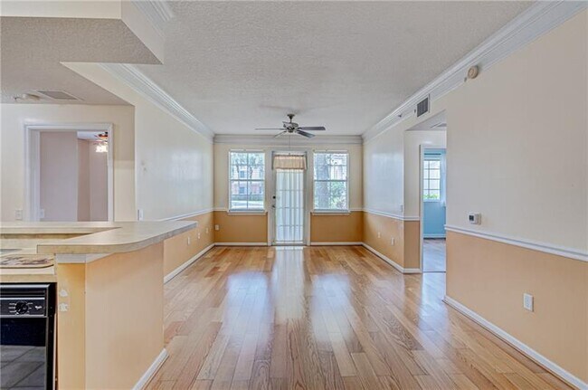 Building Photo - 9833 Baywinds Blvd