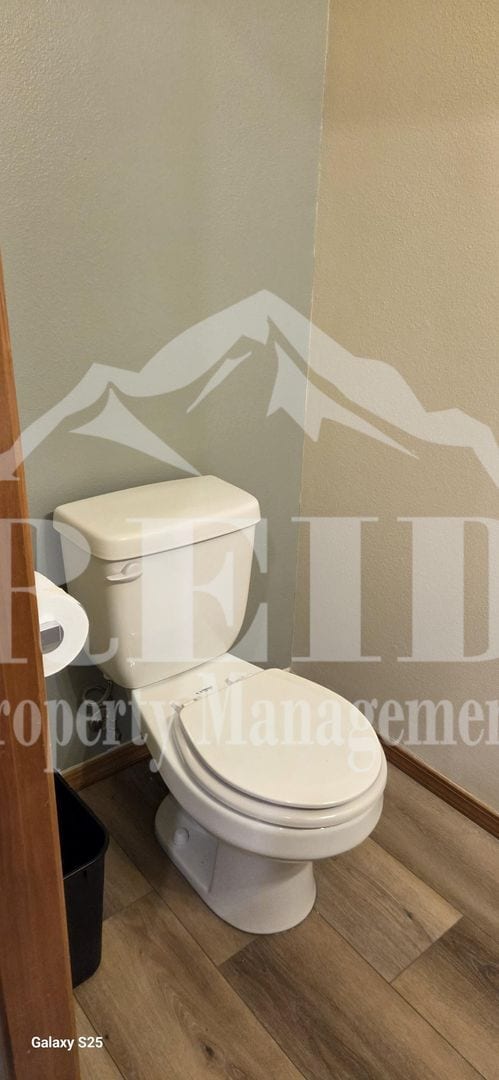 Building Photo - Central Valley Area - 2 Story Townhome 3Bed 2.5Bath