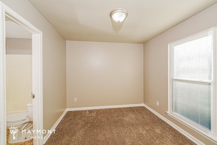 Building Photo - 1501 6th Pl NW