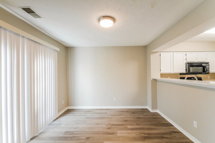 Building Photo - 5223 Pin Oak Dr