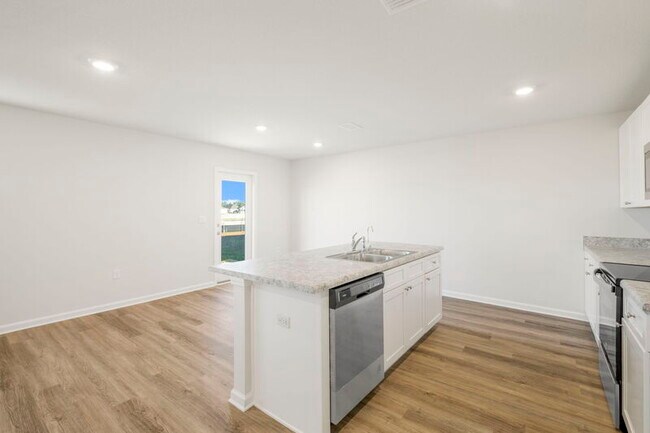 Building Photo - 5033 Rivergrass Dr