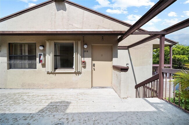 Primary Photo - 485 NW 210th St