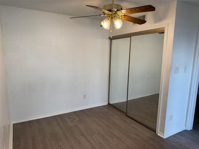 Building Photo - 2301 Balsam Dr