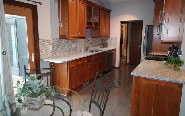 Cabinets with pull out shelves - 14639 Hampshire Pl