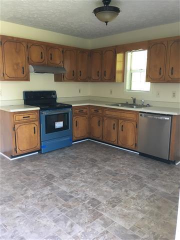 Building Photo - Super cute home close to Fort Campbell.