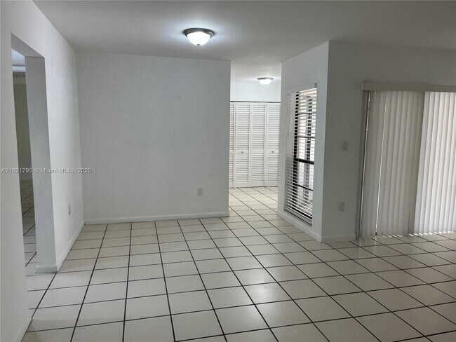 Building Photo - 9030 SW 125th Ave