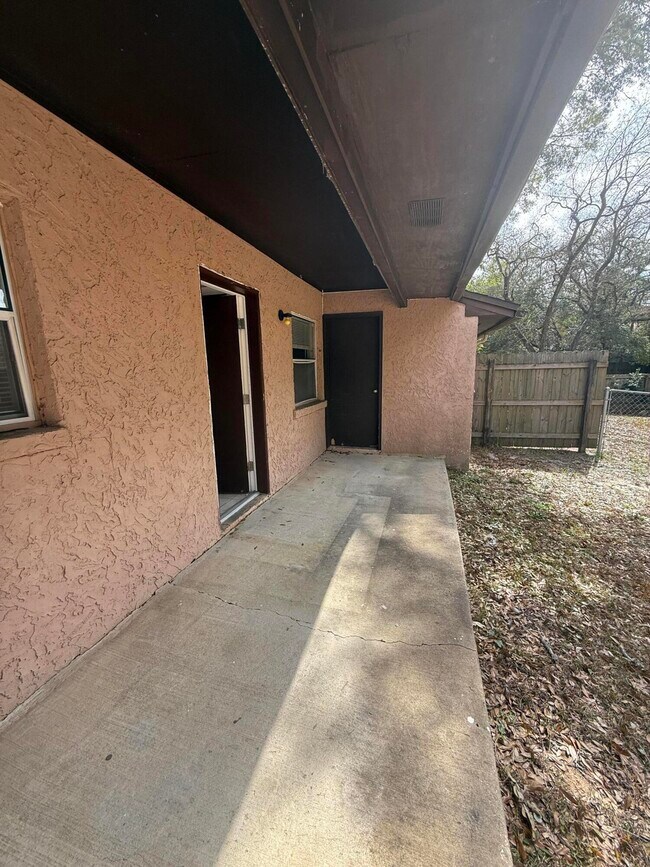 Building Photo - 616 W Sunset Blvd