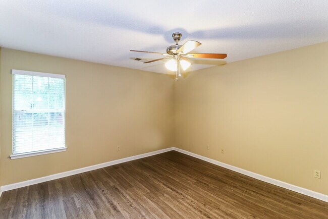 Building Photo - 9167 Valkrie Ln
