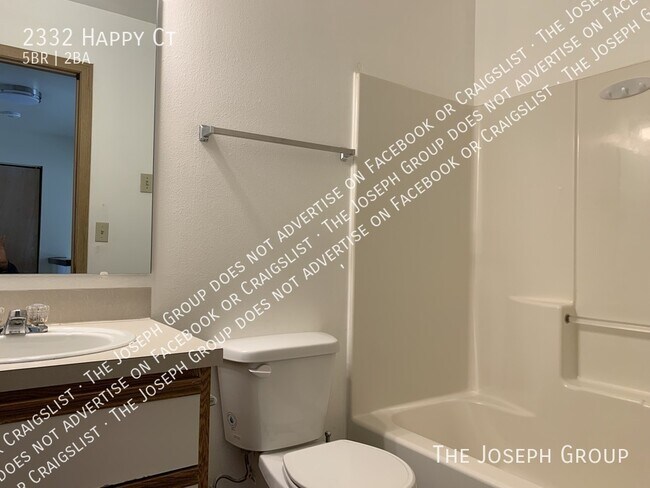 Building Photo - 2332 Happy Ct