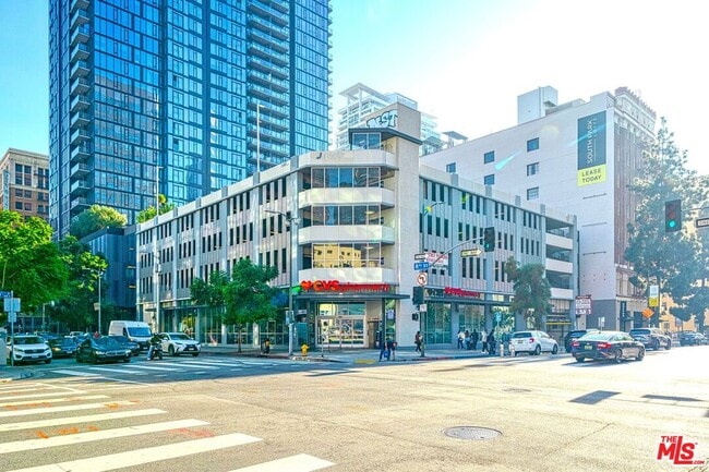 Building Photo - 801 S Grand Ave