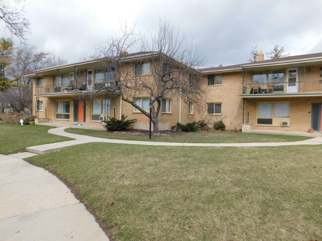 Building Photo - 3536 S 77th St