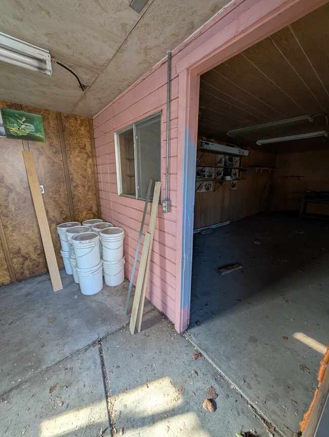 Building Photo - 225 N Main St